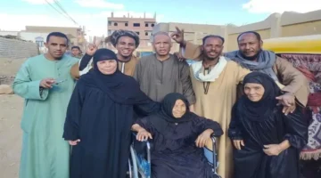 الحاجة بدور عمرها 111 عامًا تشارك في انتخابات النواب على كرسي متحرك متحدية الظروف الجوية الصعبة 1